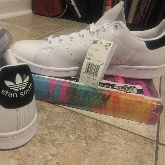 Stan Smiths - Picture 1 of 5